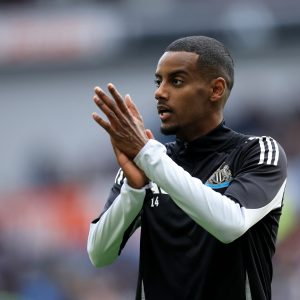 Isak’s Liverpool link grows as Newcastle absence continues