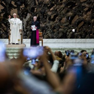 Pope Leo calls for release of jailed journalists, notes their courage