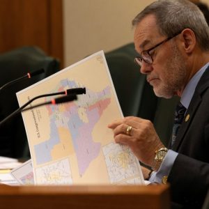 Supreme Court lets Texas keep new congressional map while legal battle continues