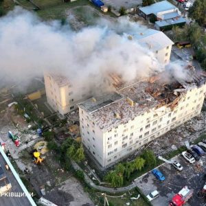 Russia pounds Ukraine, kills more civilians before White House meeting