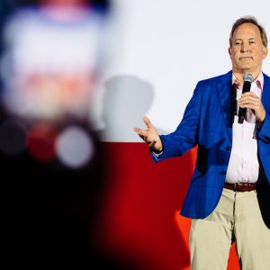 Paxton promises to ban Chinese technology and chatbots that endanger children in data center platform