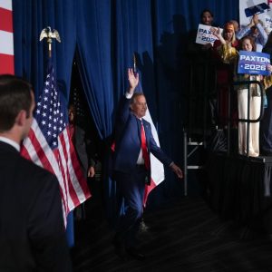 WhatsApp, Meta can access Texans’ private messages, AG Ken Paxton claims in lawsuit