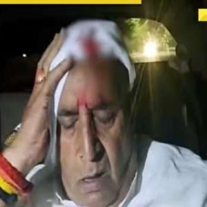 Ex-Maharashtra minister Anil Deshmukh injured after car attacked with stones in Katol