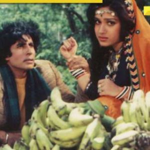 Amitabh Bachchan’s biggest flop film had 4 superstars, made director quit filmmaking, was rejected by Rishi Kapoor and..