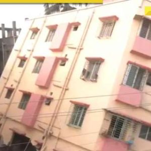 Kolkata building tilts during construction work, causes panic among residents from nearby buildings, watch video
