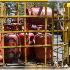 Government responds to LPG cylinder shortage affecting Mumbai, Bengaluru eateries