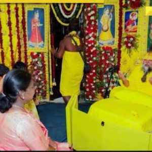 President Droupadi Murmu meets Premanand Maharaj at his ashram, visits memorial of Neem Karoli Baba