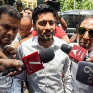 TMC’s Abhishek Banerjee seeks disqualification of rebel MPs in meeting with Om Birla