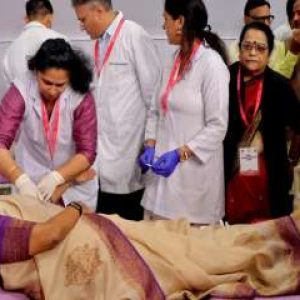 Delhi CM Rekha Gupta participates in ‘Seva Sankalp Abhiyan’, donates blood, urges citizens to serve society