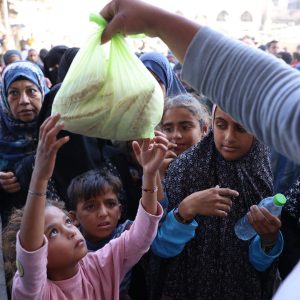 Palestinians face hunger as Israeli blockade forces Gaza bakery closures