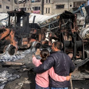 Israeli attacks kill 28 in Gaza, destroy bulldozers for recovering the dead