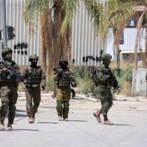 Israeli forces raid foreign exchange shops in occupied West Bank; one dead