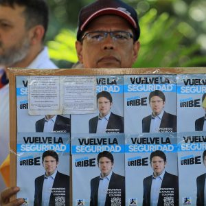 Shot Colombian presidential candidate shows small signs of improvement