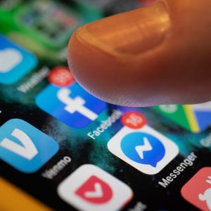 Malaysia says it will ban social media for under-16s from next year