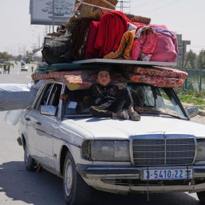 Palestinians flee Rafah after new displacement order