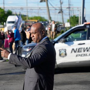 Newark Mayor Ras Baraka arrested during ICE detention centre protest