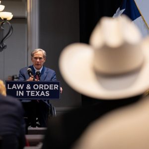 Harris County constables, sheriffs could contract with HOAs without commissioners’ OK under bill heading to Abbott