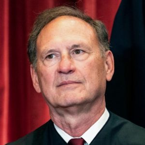 Justice Alito plans to remain on Supreme Court, resisting pressure to step aside: report