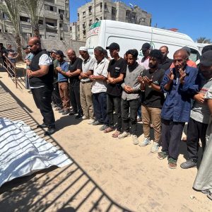 Israel kills more than 300 in Gaza in 48 hours as possible truce in balance