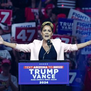 Arizona police org endorsing Trump crosses aisle to back progressive Dem in close Senate race