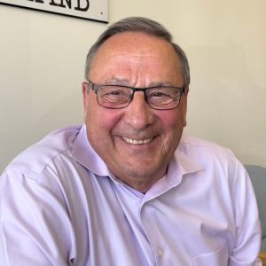 Former GOP firebrand governor eyeing run for Congress in key swing district