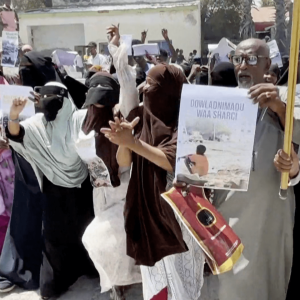 Somalis rally against government-ordered evictions in Mogadishu