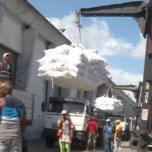 China sends aid to Cuba amid a harsh US blockade