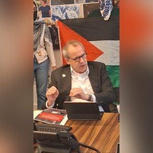 Pro-Palestinian students confront University of Manchester leadership