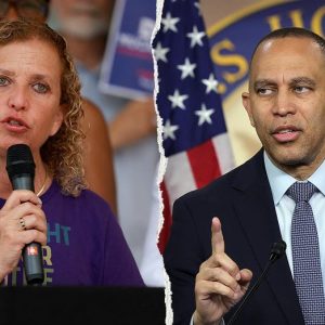 Jeffries declines to back Wasserman Schultz as Black leaders revolt over district switch