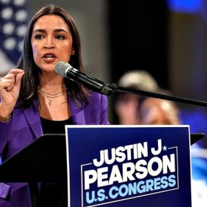 AOC accused of putting on new accent during Memphis rally: ‘Going full Kamala’