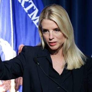 Bondi puts sanctuary cities nationwide on notice after DC police federal takeover