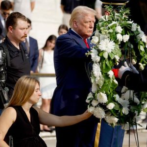 Trump ‘respectfully’ honored fallen troops at Arlington National Cemetery amid altercation report: veteran