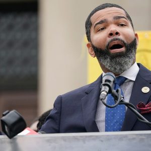 Jackson, Mississippi, mayor facing federal bribery charges trails challenger in mayoral election results