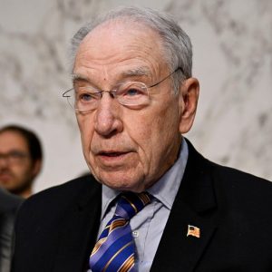 Top GOP senator defies Trump demand to bend Senate rules for his court picks