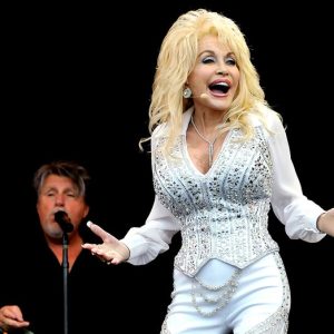 Dolly Parton refused to pick political sides for decades: ‘I’m not in politics, I’m an entertainer’