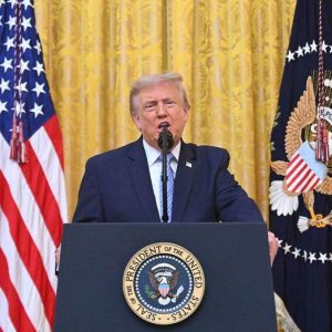 Trump blames Canada for wildfire smoke, says pollution costs should be added to tariffs