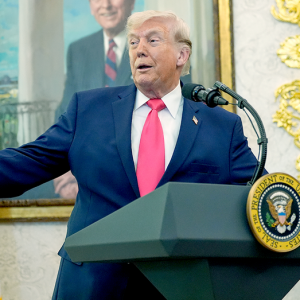 Trump makes historic SCOTUS appearance for birthright citizenship case