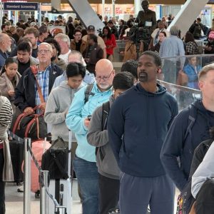 Travel industry sounds alarm over how shutdown will impact Americans ahead of Thanksgiving