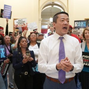 Abbott, Texas Republicans launch new Trump-backed redistricting push as fleeing Democrats plan to end walkout