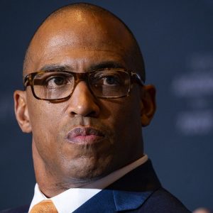 Trump picks Scott Turner as secretary of Department of Housing and Urban Development