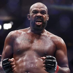 UFC heavyweight champ enters the ring for healthcare reform with new price transparency partnership