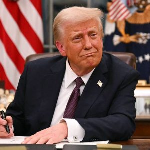 Trump brings back Diet Coke button to White House Oval Office