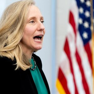 Legal expert unleashes on Spanberger’s new executive order targeting ICE: ‘Political theater’
