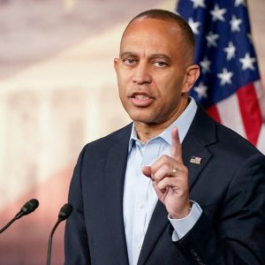 House military vets rip Jeffries for dodging question on pay during shutdown: ‘Insult to Americans’