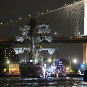 Mexican Navy sailing ship crashes into Brooklyn Bridge in New York