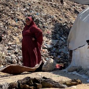 Displaced Palestinians shelter at garbage dumps