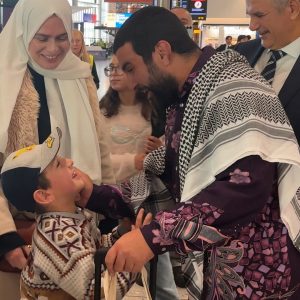 Journalist Sami Hamdi arrives in London after 2 weeks in ICE detention