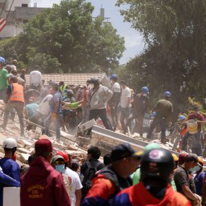 Venezuela rescue teams race to find earthquake survivors
