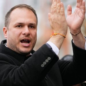 Young progressive beats out establishment candidate in Jersey City mayoral race, echoing Mamdani