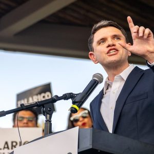 Talarico says the divide is ‘top vs. bottom’ — then heads to one of America’s richest donor enclaves